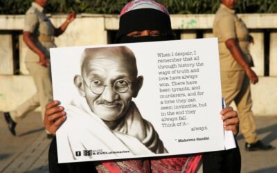 Mahatma Gandhi, pionero de la no violencia y referente del pacifismo