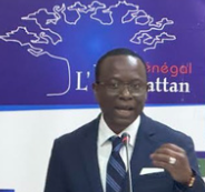 Sénégal : l’économiste et écrivain Thiémokho Diop prône « une révolution non-violente » à la place de la politique radicale.